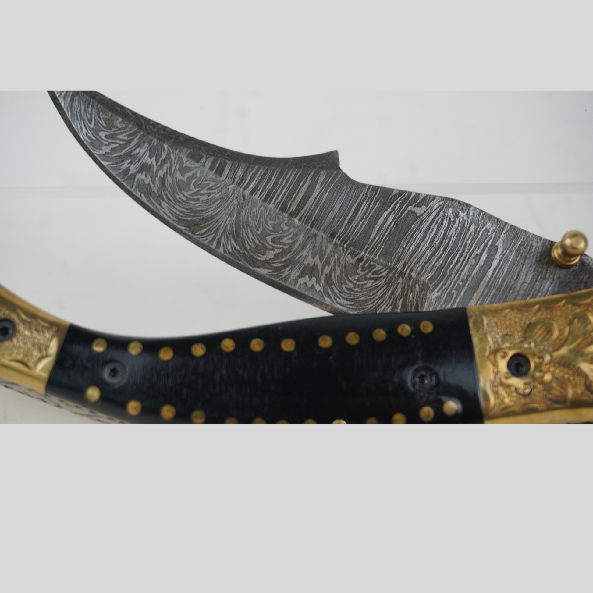 damascus steel folding knife