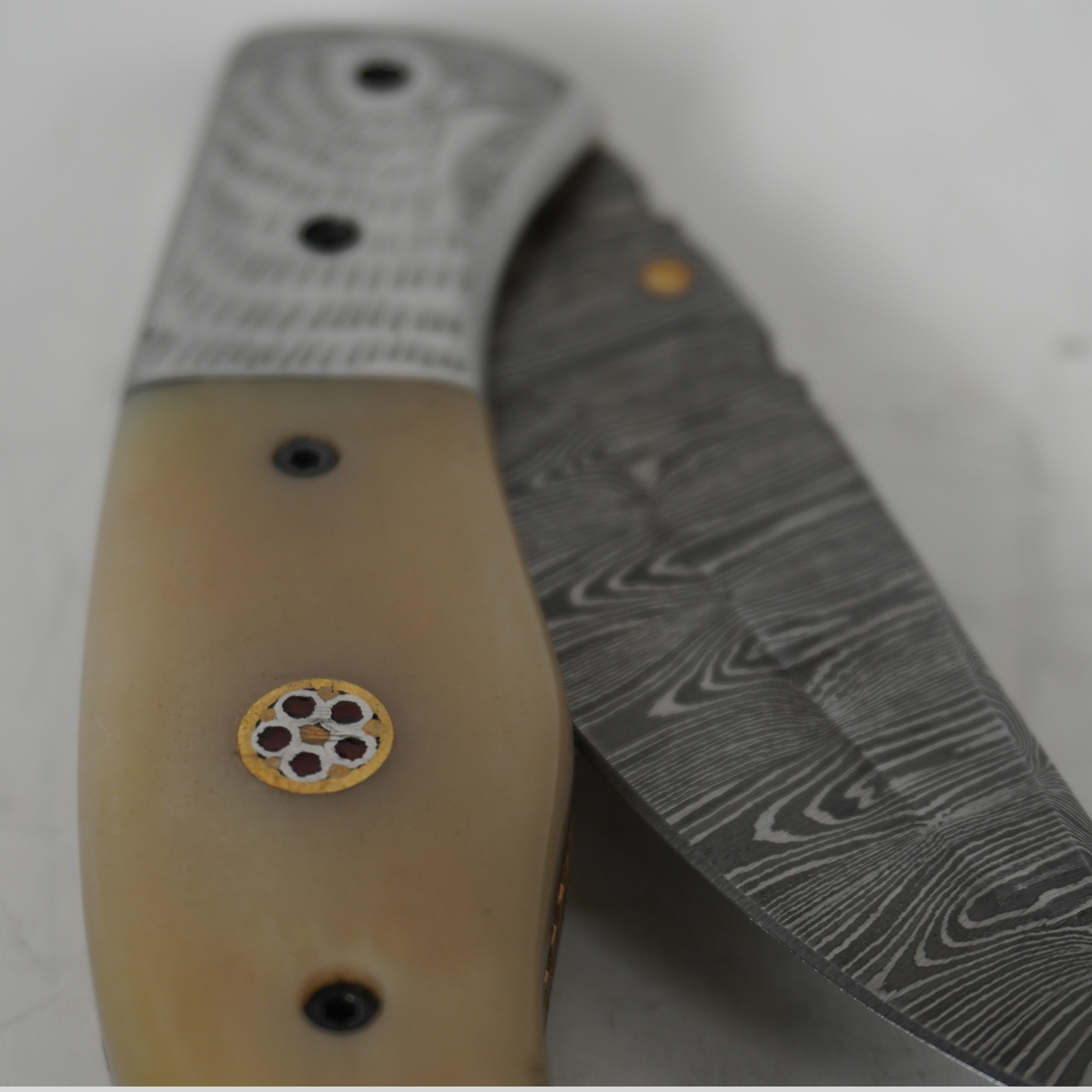 damascus steel pocket knife